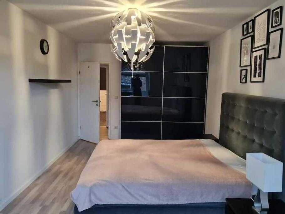 Gemuetliche & Ruhige Unterkunft Erftstadt Bagian luar foto